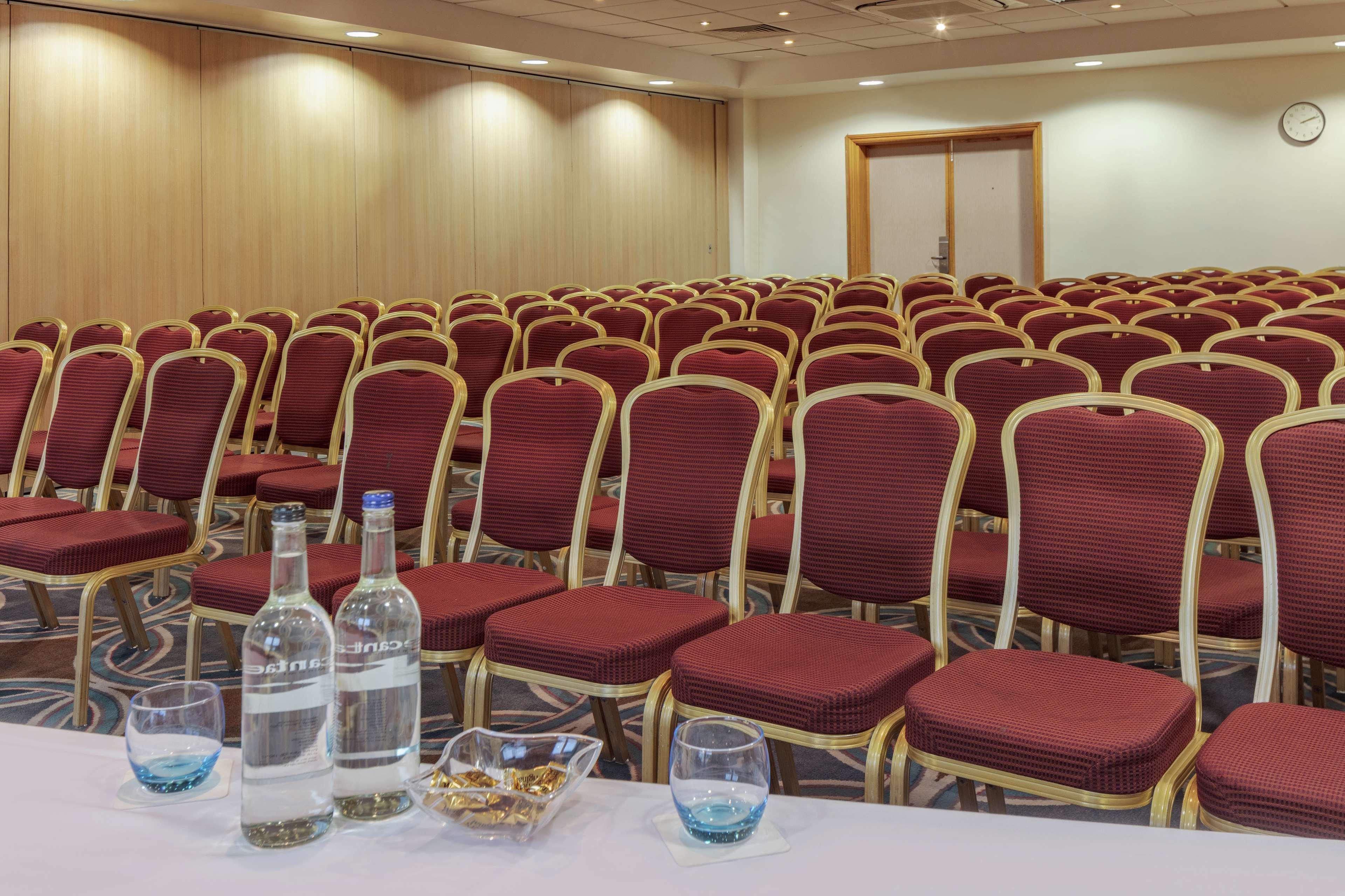 Oxford Belfry Hotel & Spa Thame Ngoại thất bức ảnh